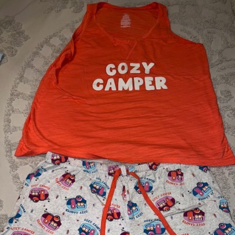 Cozy camper tank & shorts pajama set NWOT!